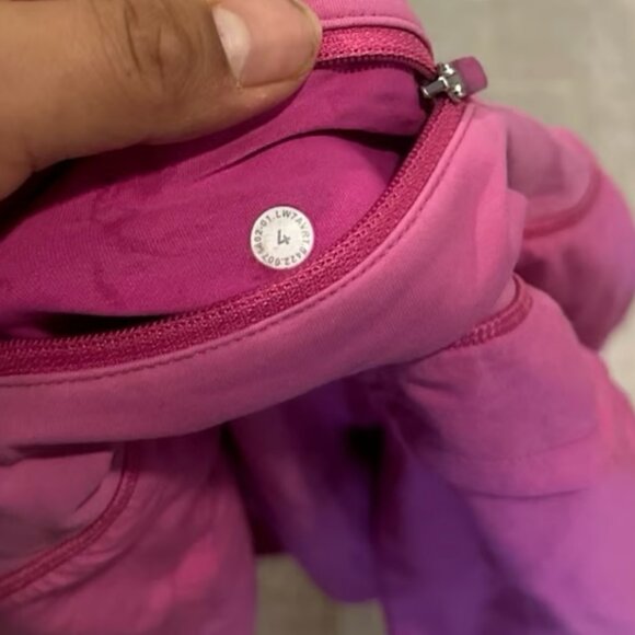 Lululemon Speed Shorts Size 4 - Picture 4 of 4